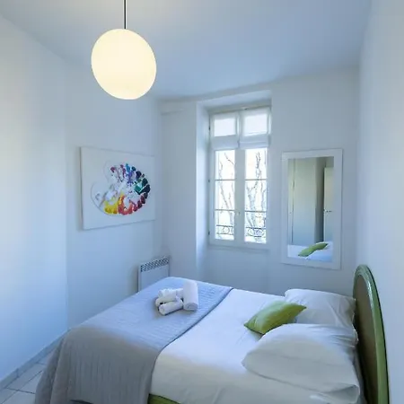 2 Pieces Cosy Hyper Centre/balcon * Nice